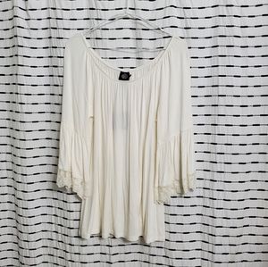 NWT Bobeau Lace Trim White Blouse